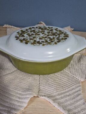 Vintage PYREX Verde Green Lidded Glass Casserole Dish 1.5 Qt